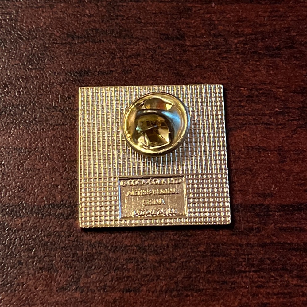 Vintage 1999 Coca Cola Coke Prince Albert Squirrel WCSG Basketball Pin - Picture 2 of 3